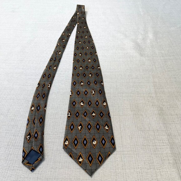 Walt Disney World 100% Silk Men’s Tie. Mickey Mouse Tie. - Picture 7 of 7